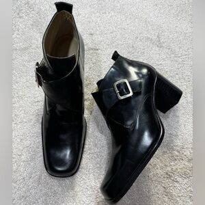 Apostrophe Leather Ankle Boots size 8